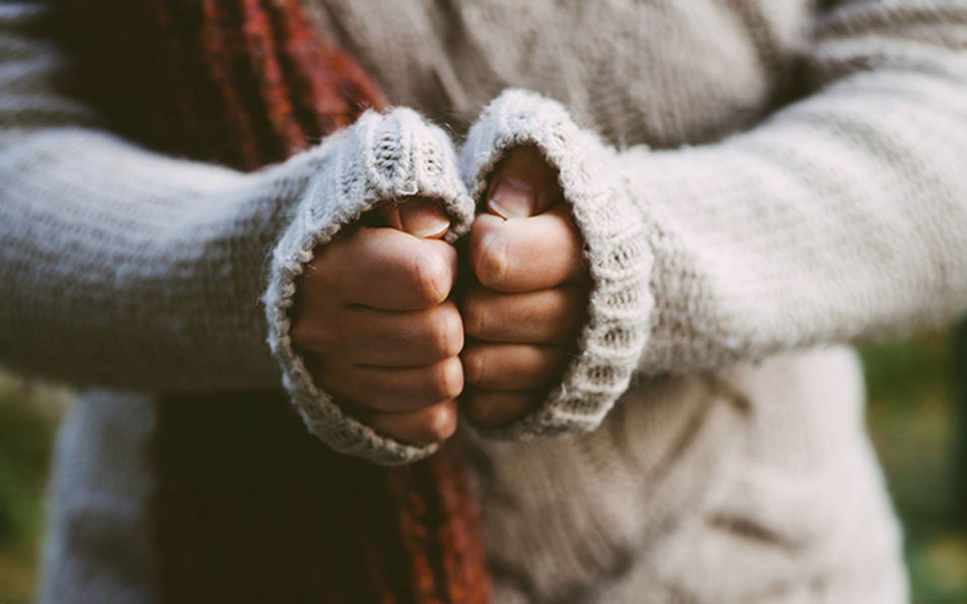 picture of girl wearing long sleeves