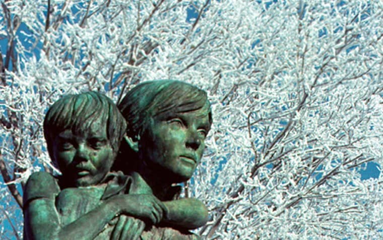 He ain't heavy statue