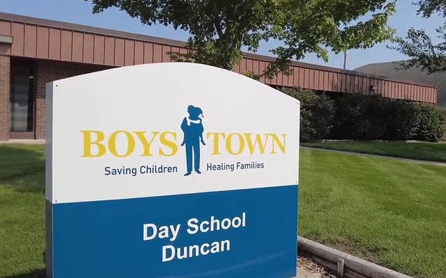 Duncan Day School Sign