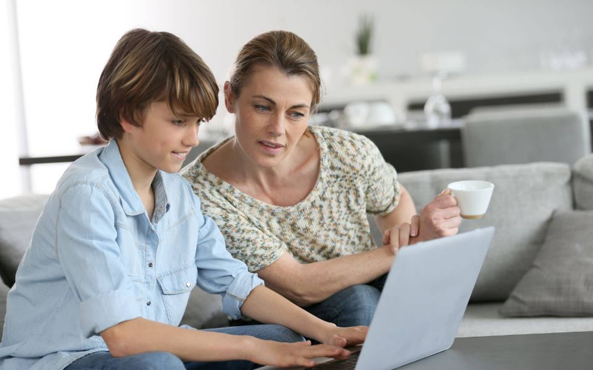 mom-son-looking-at-laptop-computer