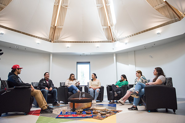 Indigenous students havings a meeting