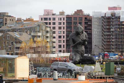 Mother and child sculpture