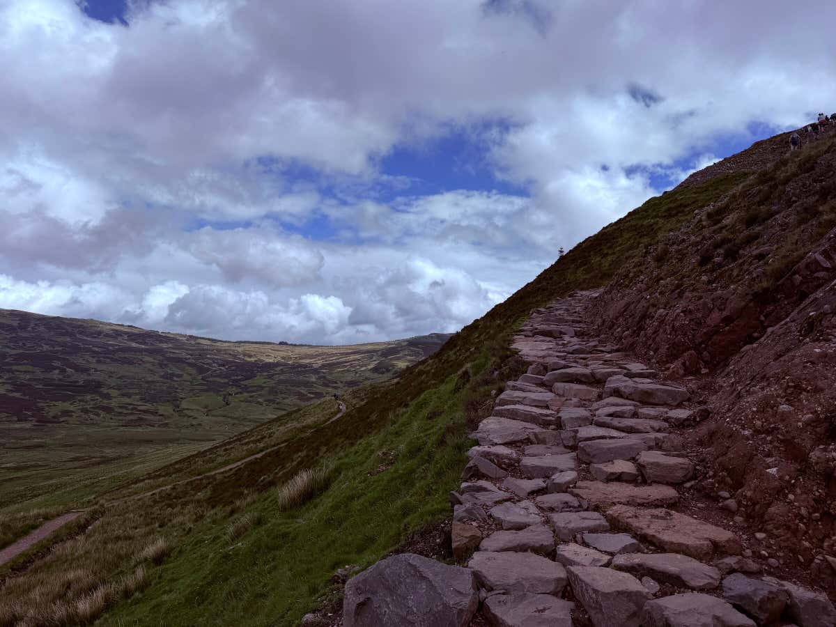 The stone steps that make the descent easier and trickier at the same time