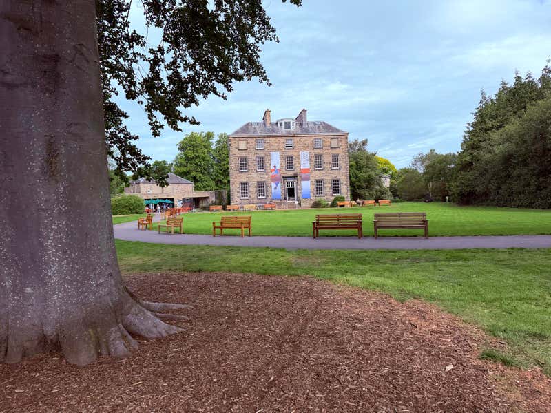 Inverleith House across the lawn