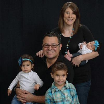 KCU Alum Miguel Hernandez with Family