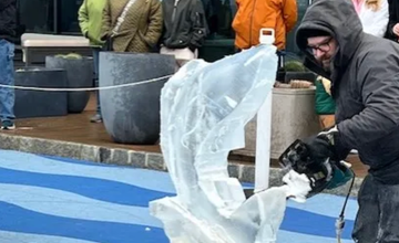 Pier Village Ice Carving Competition