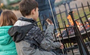 Bon Fire & S'mores, Christmas train ride