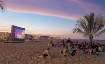 Jenkinson's Movies On the Beach