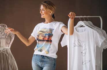 A woman with the screen-printed shirt.